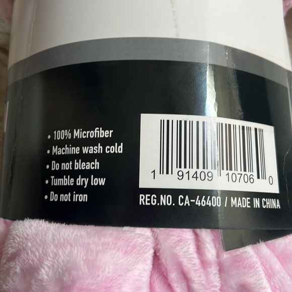 Microfiber Mega Pink Throw and Stuft animal - Picture 4 of 6